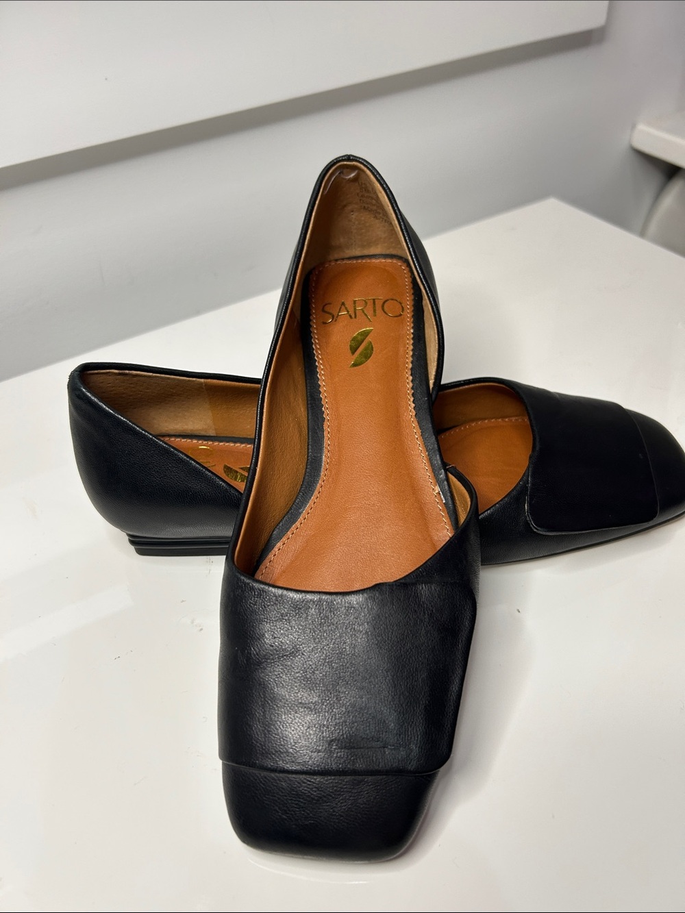 SARTO By Franco Sarto Black Leather Square-Toe Ballet Flats